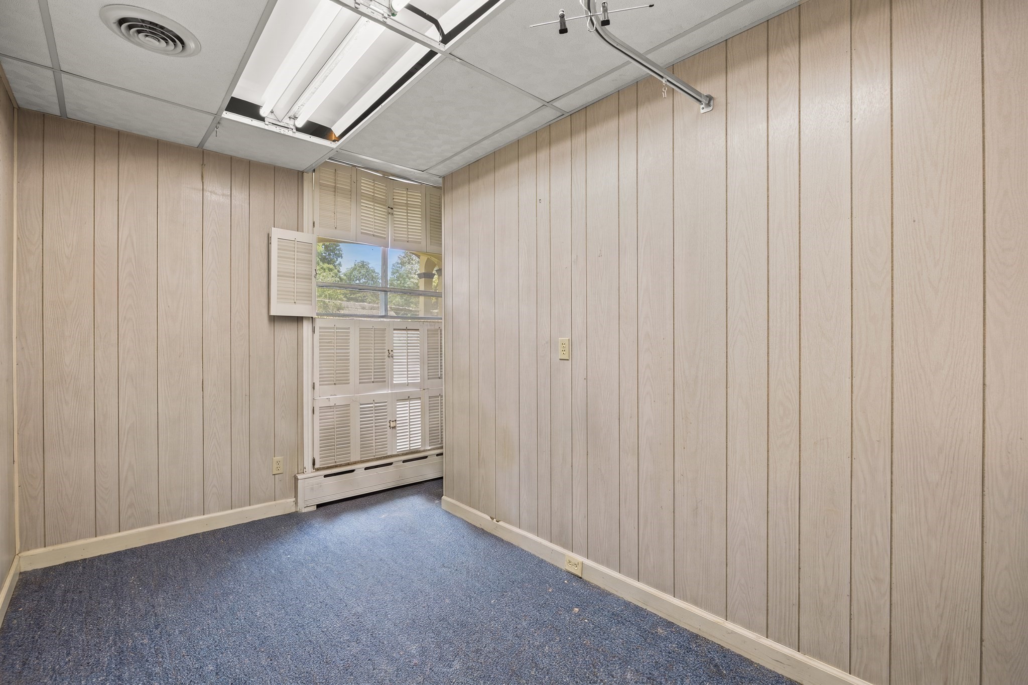 236 Winthrop St Property Photo 20