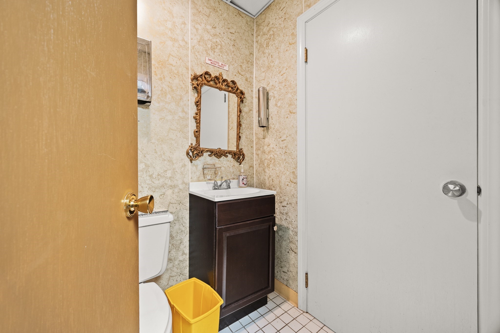 236 Winthrop St Property Photo 29