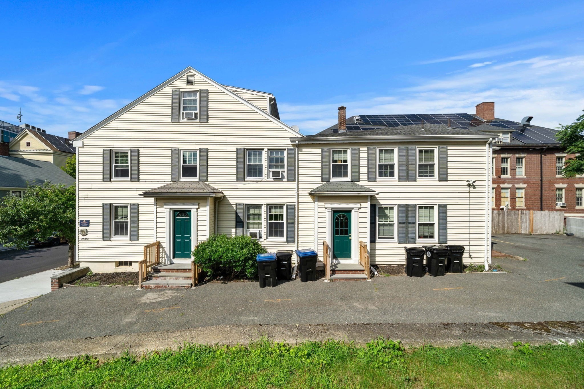 19 Essex St Property Photo 1