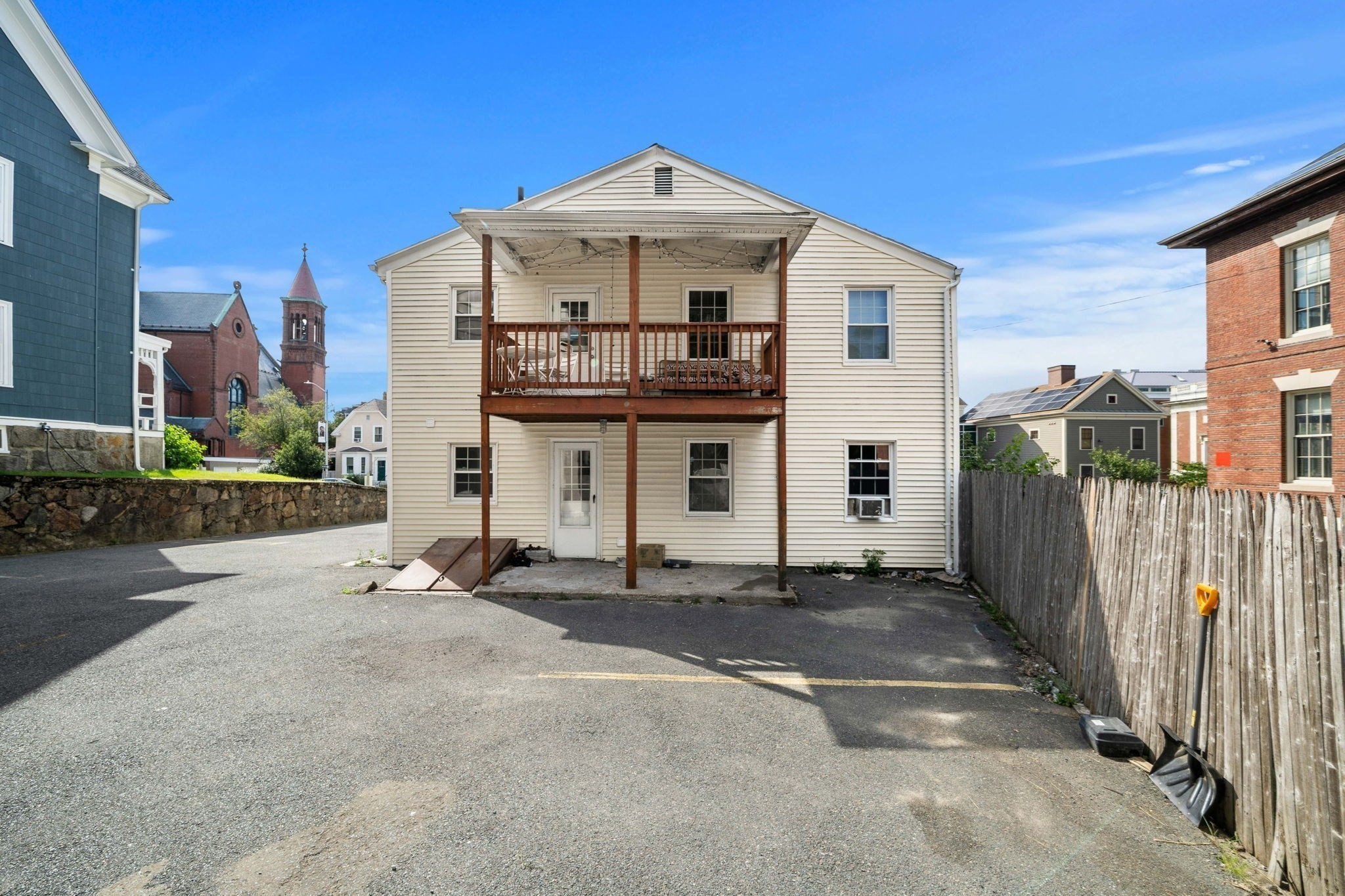 19 Essex St Property Photo 4
