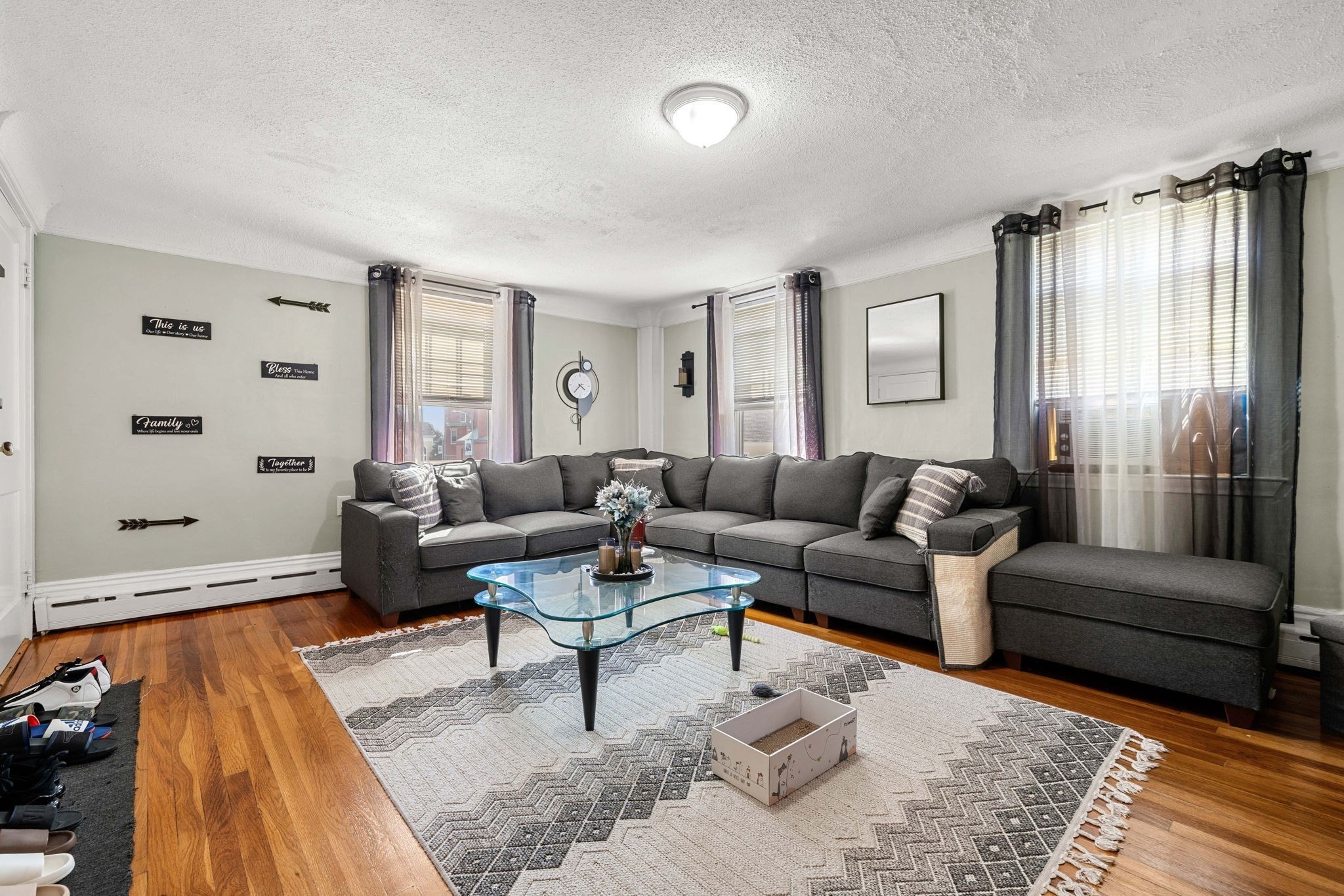 19 Essex St Property Photo 9