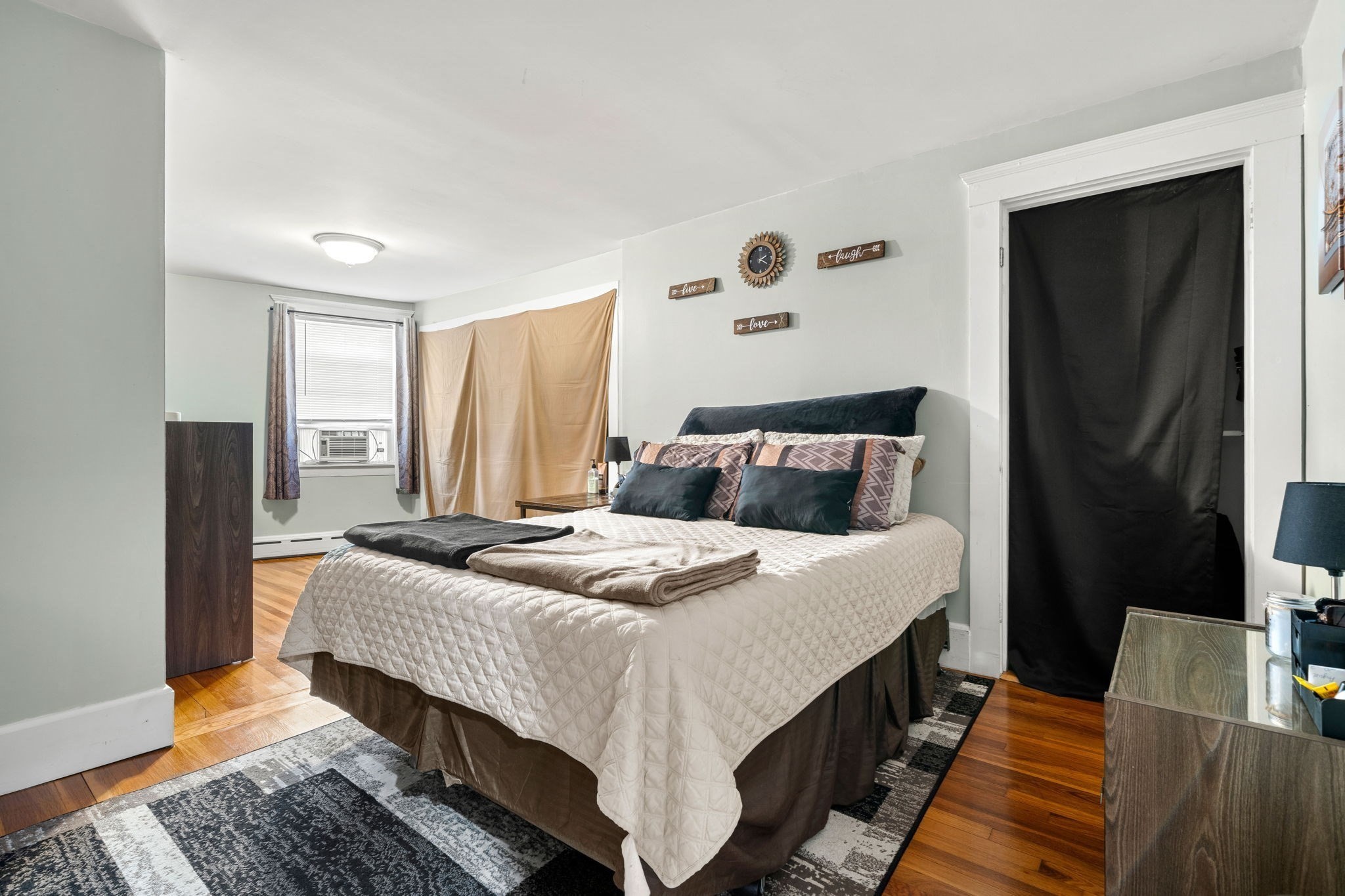 19 Essex St Property Photo 24