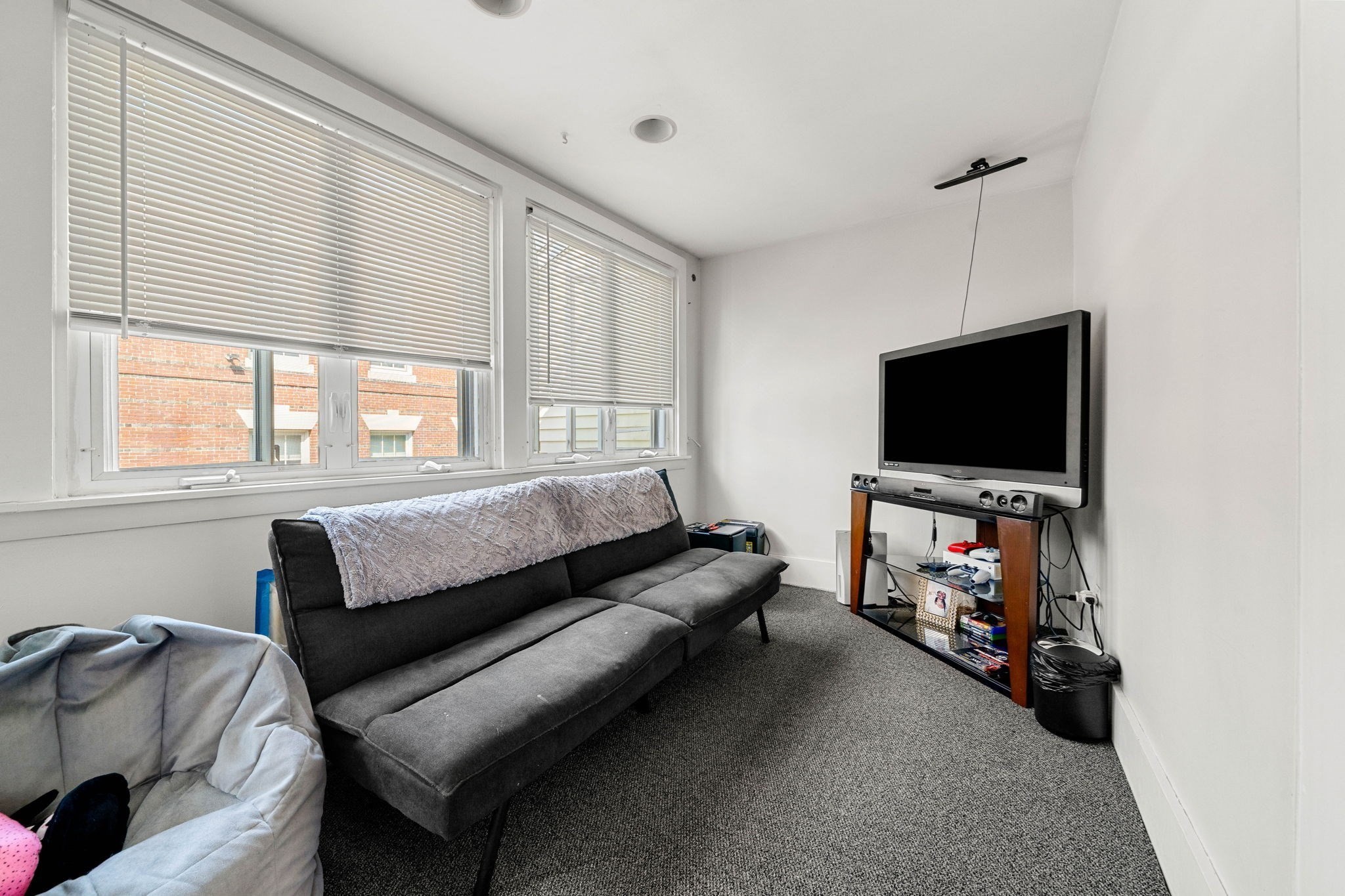 19 Essex St Property Photo 27