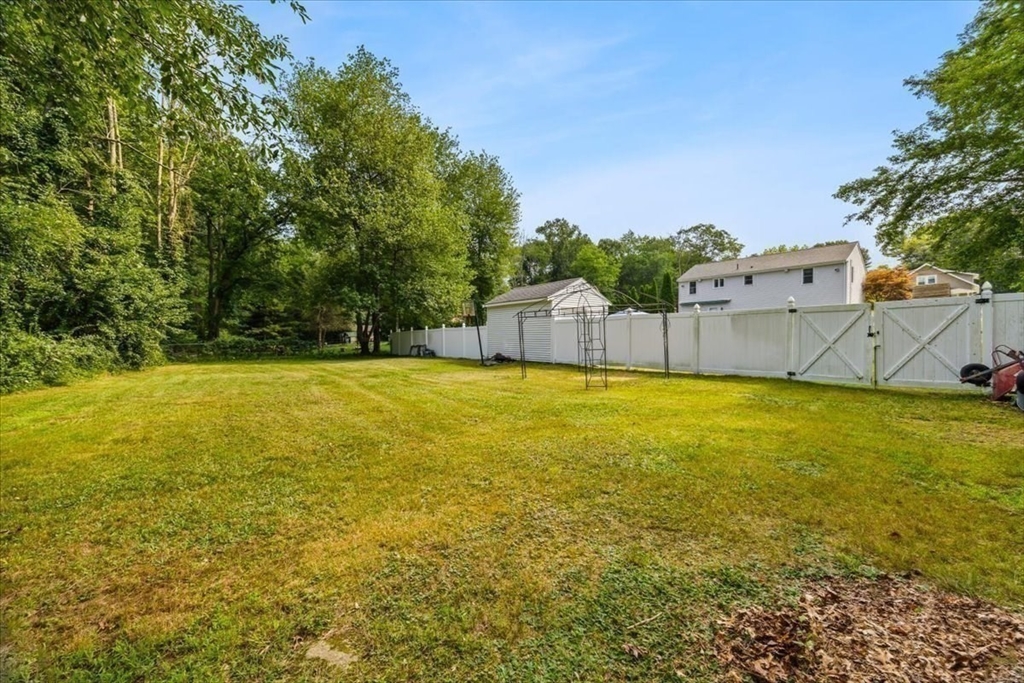 635 Dighton Ave Property Photo 22