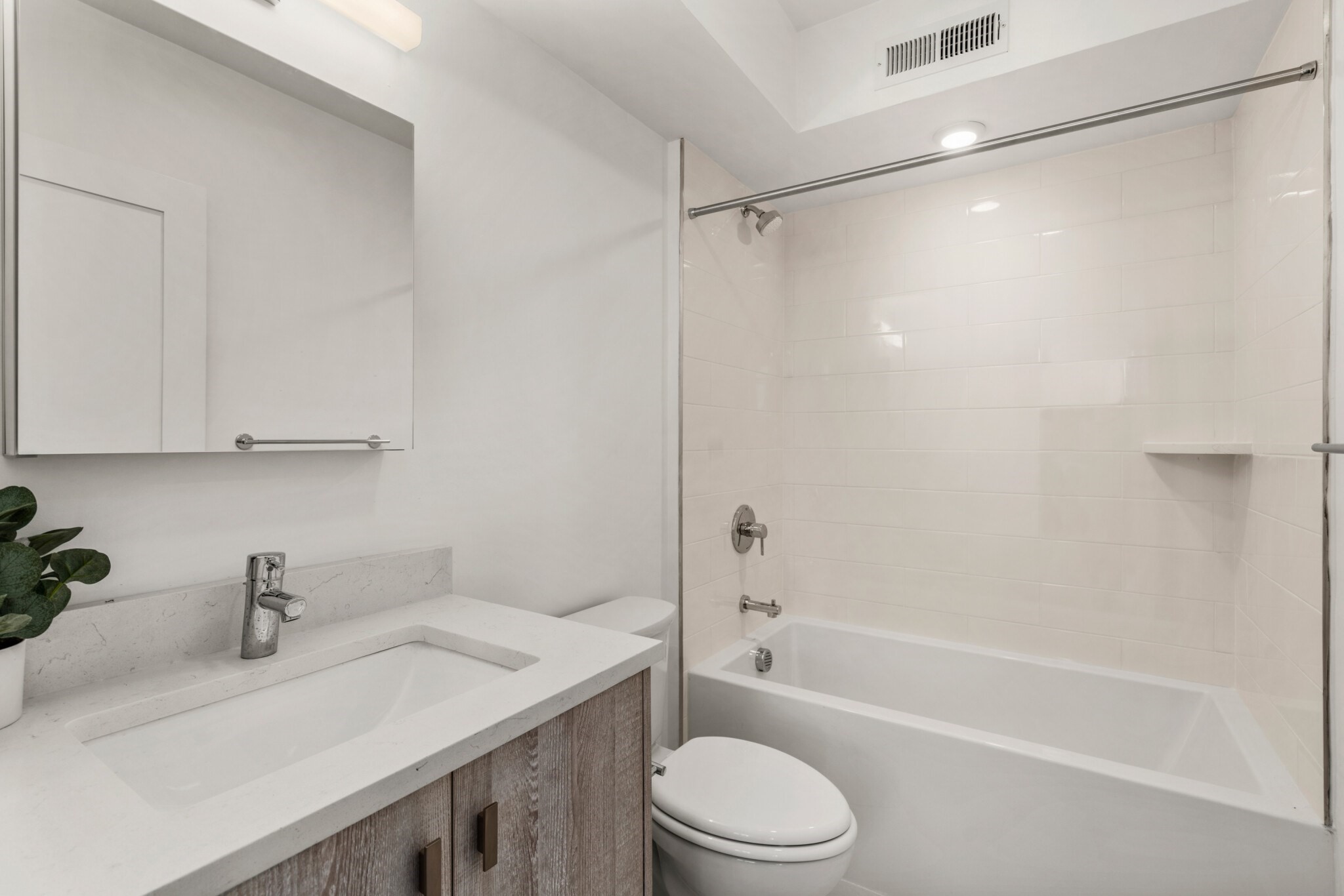 917 Bennington Street # 211 Property Photo 10
