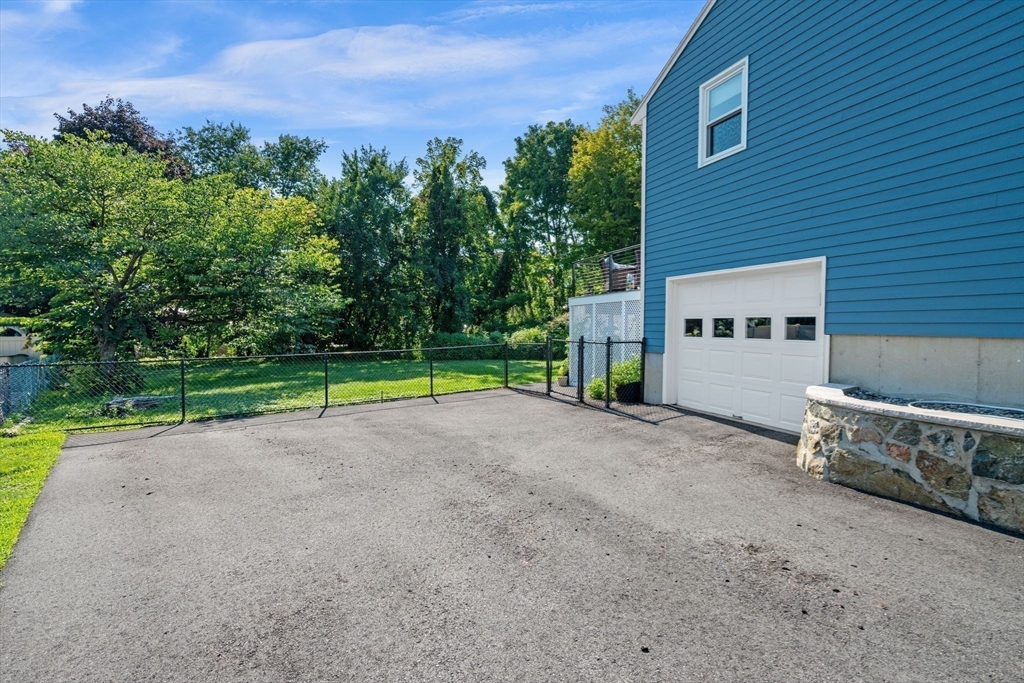21 Border Rd Property Photo 32