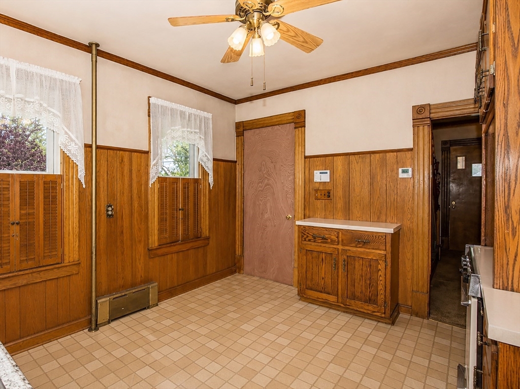 466 East Main Street Property Photo 15