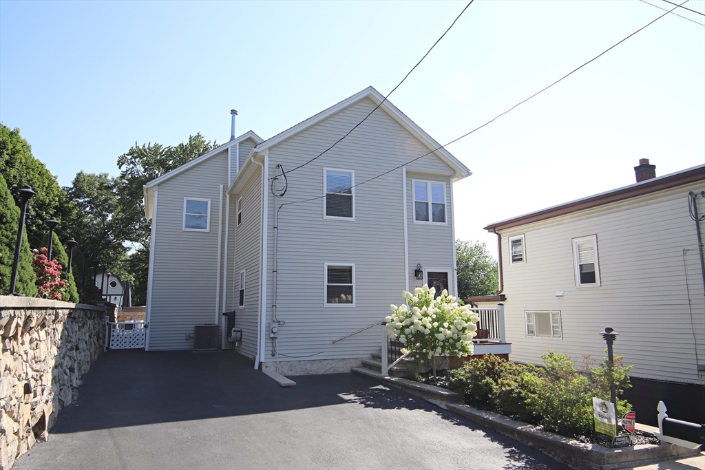 27 Overlea Avenue Property Photo 1