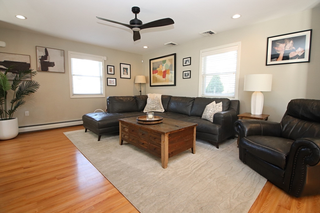27 Overlea Avenue Property Photo 3