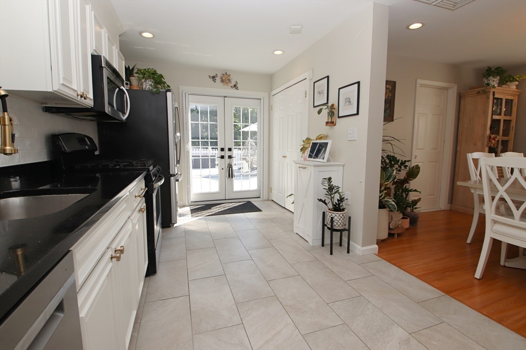 27 Overlea Avenue Property Photo 9