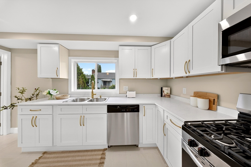 11 S Berryman St Property Photo 2