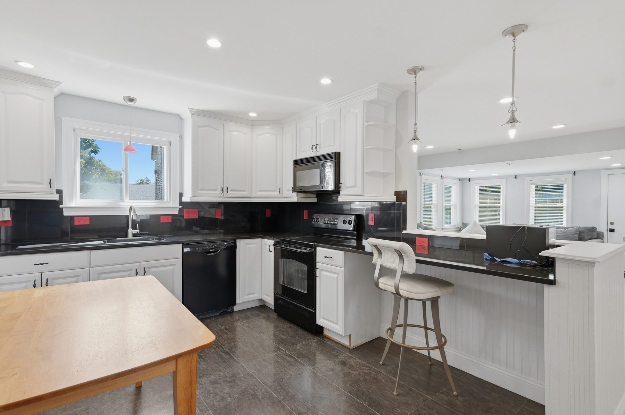 112 Stoughton St Property Photo 3