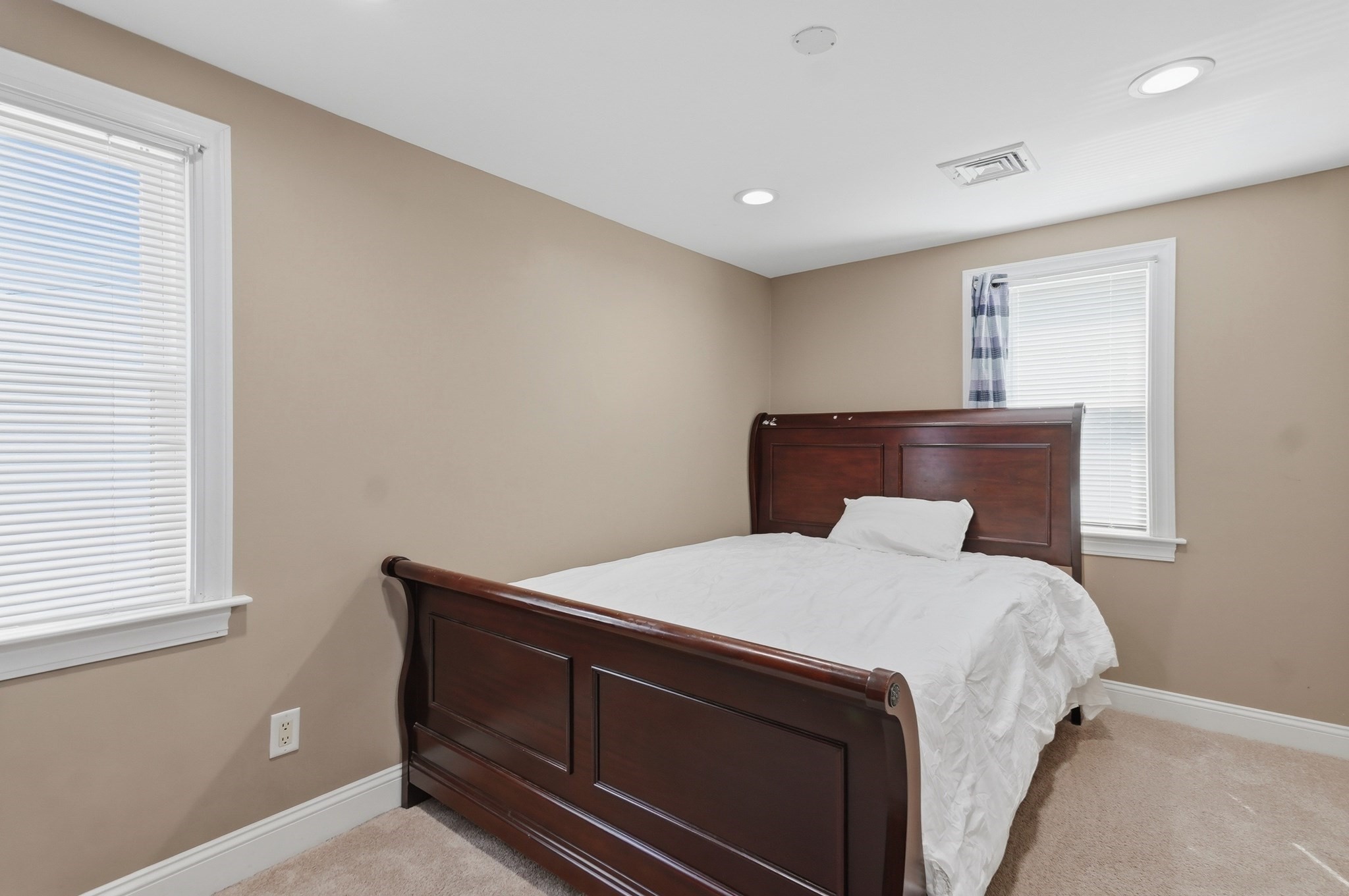 112 Stoughton St Property Photo 33
