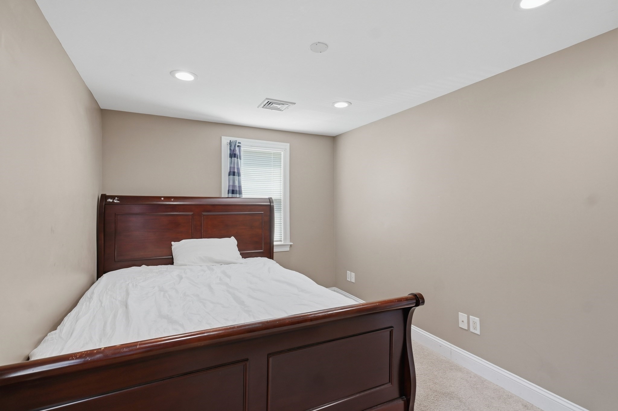 112 Stoughton St Property Photo 34