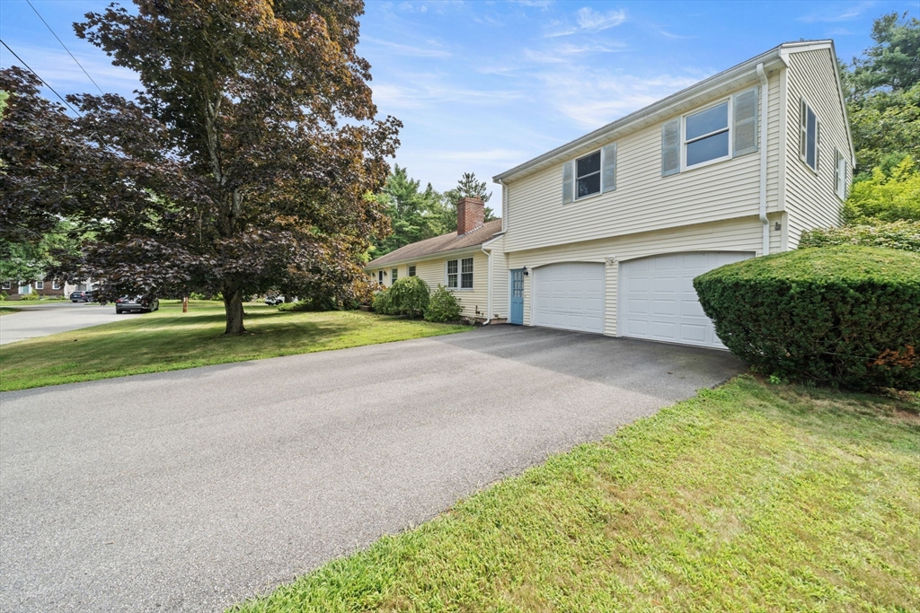 30 Alan Rd Property Photo 1