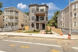 3915 Washington Street # 2 Property Photo 1