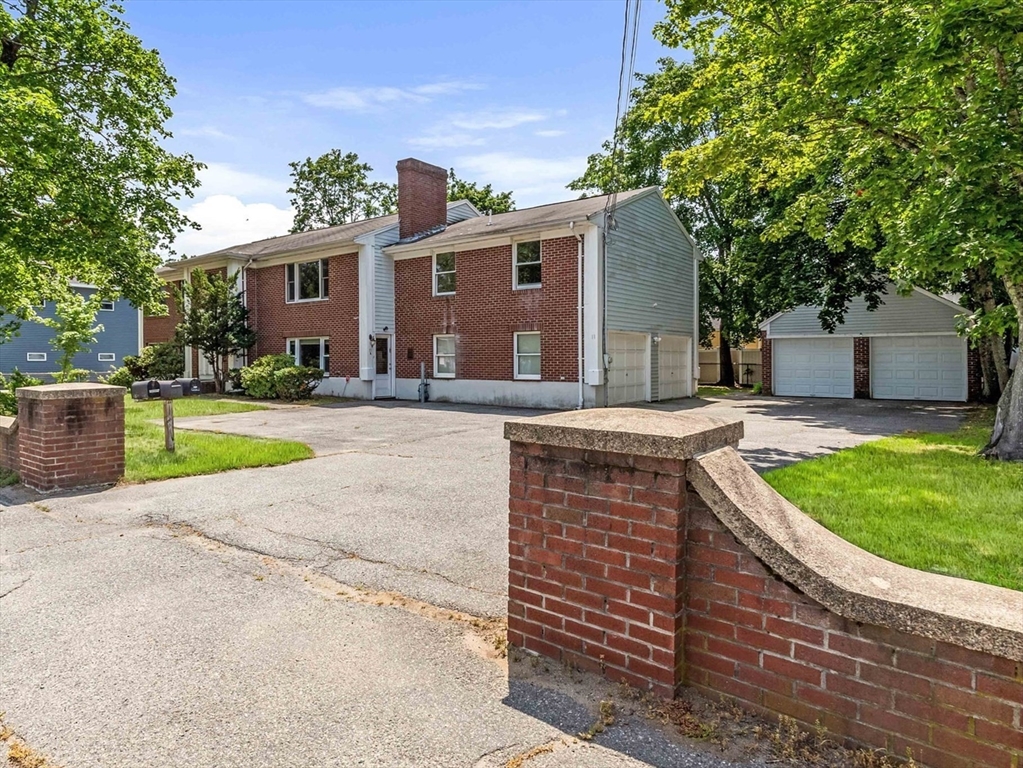 11 Main St Property Photo 1