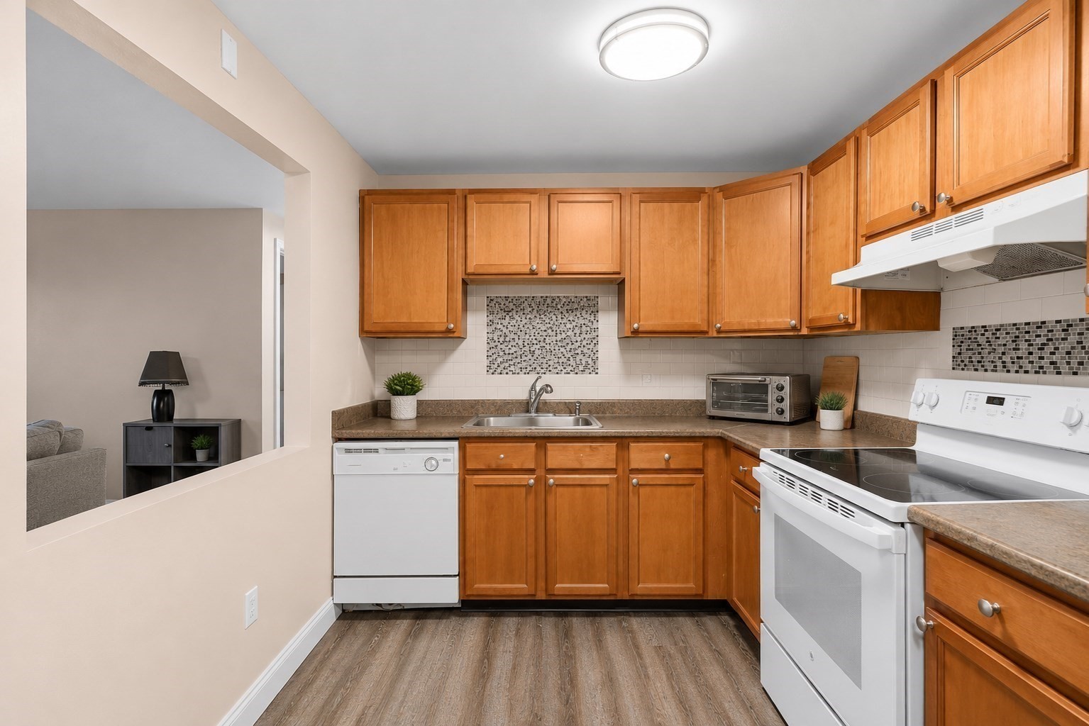 1261 Church St. Property Photo 5