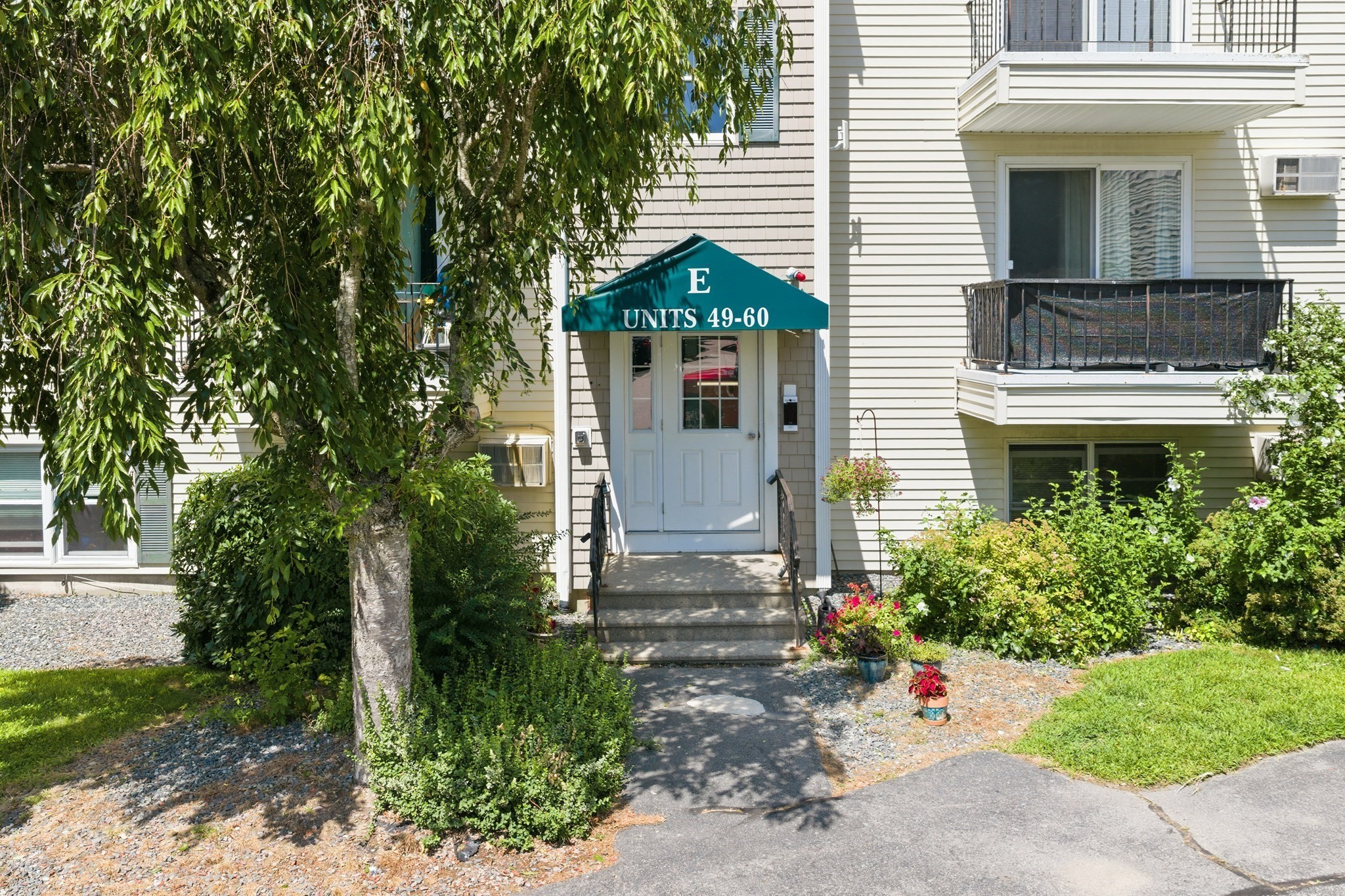 1261 Church St. Property Photo 10
