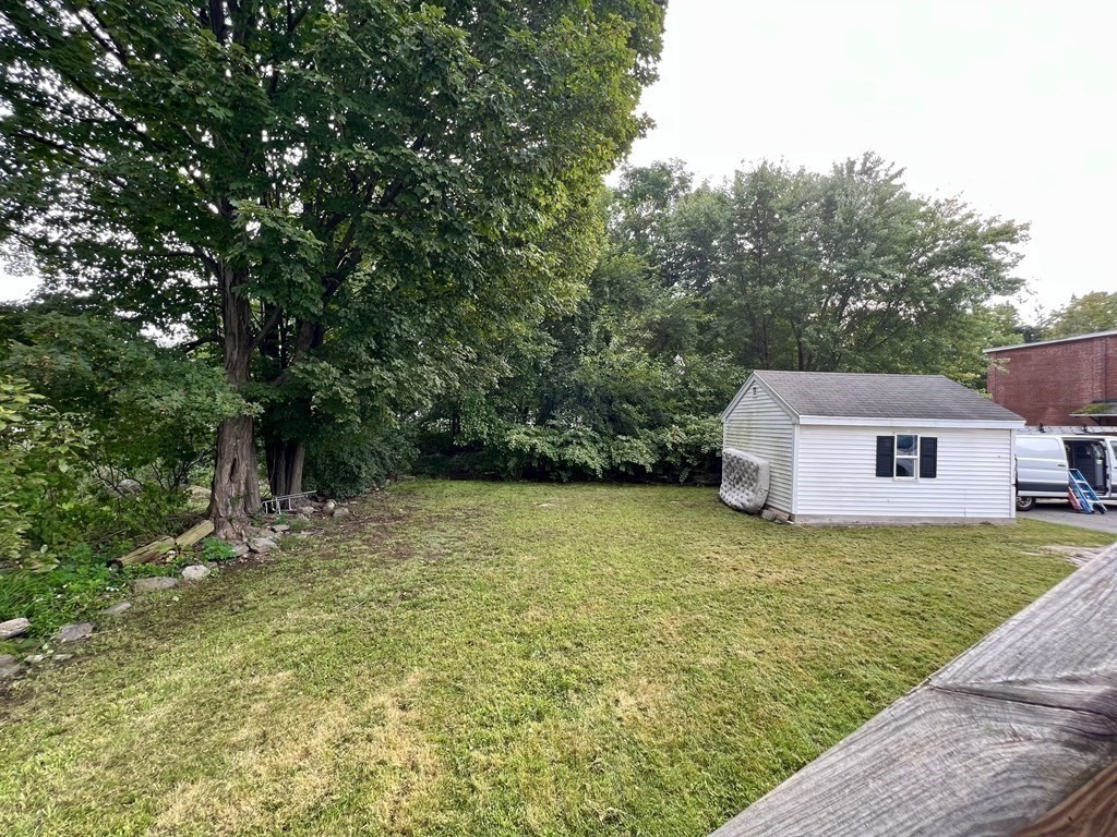 617 Main St Property Photo 5