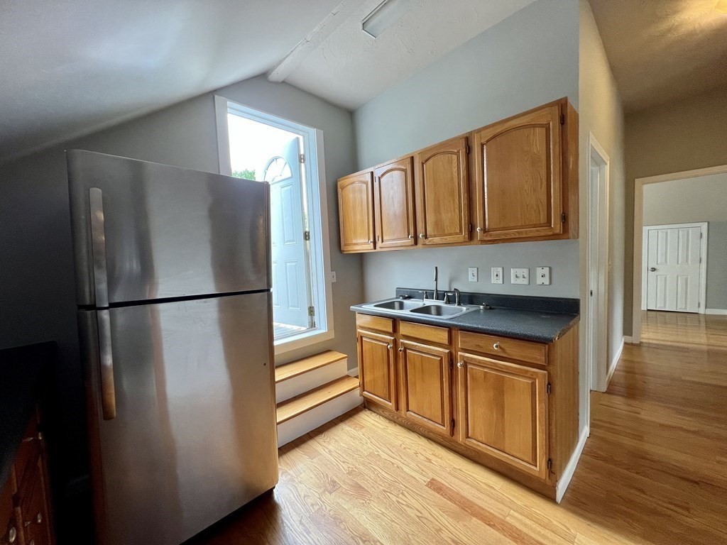 617 Main St Property Photo 10