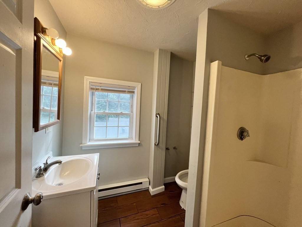 617 Main St Property Photo 15