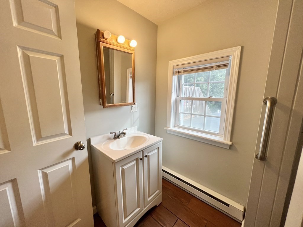 617 Main St Property Photo 16
