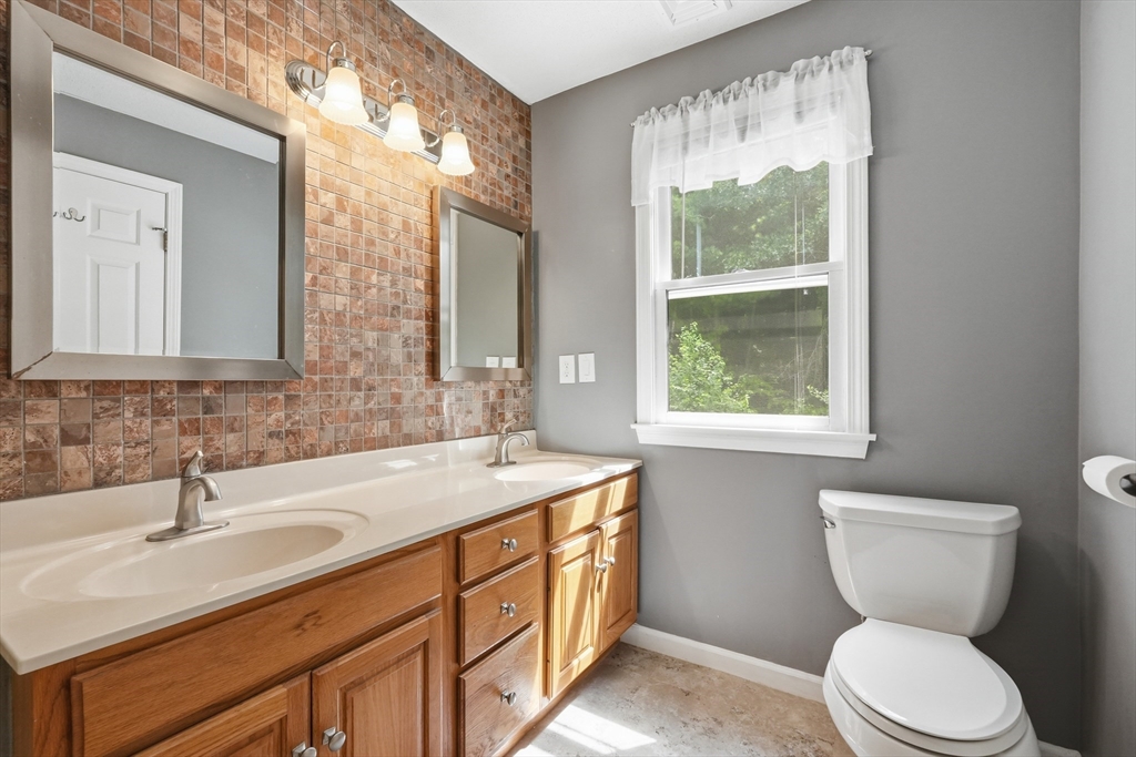 27 Judy Ln Property Photo 22