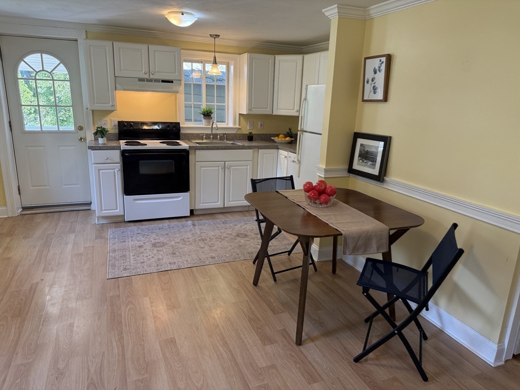 8 Warren Road Property Photo 3