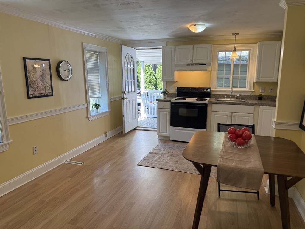 8 Warren Road Property Photo 6