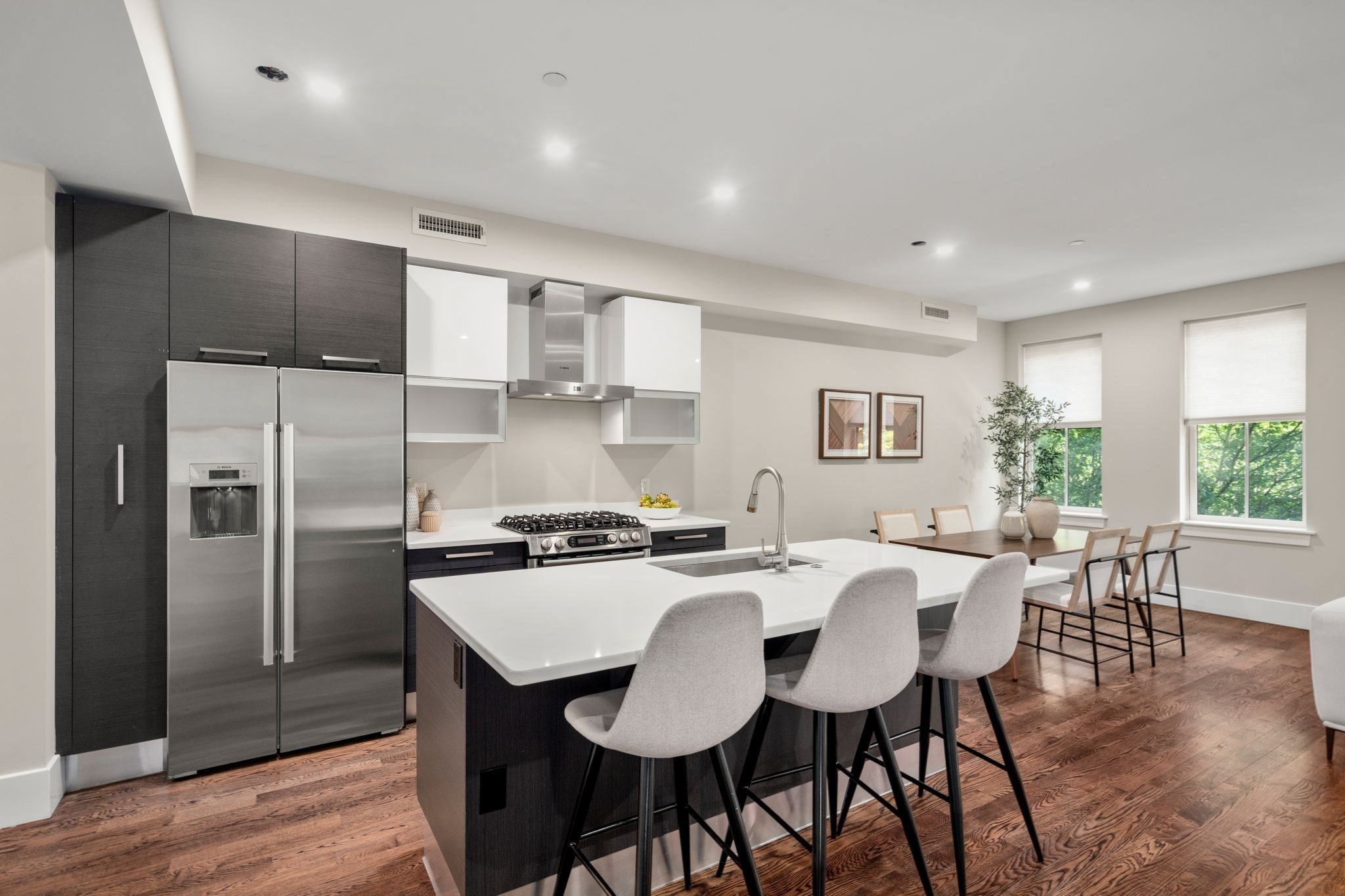 10 St George # U301 Property Photo 4