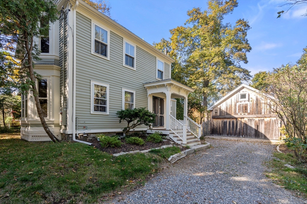 25 Farm Road Property Photo 2