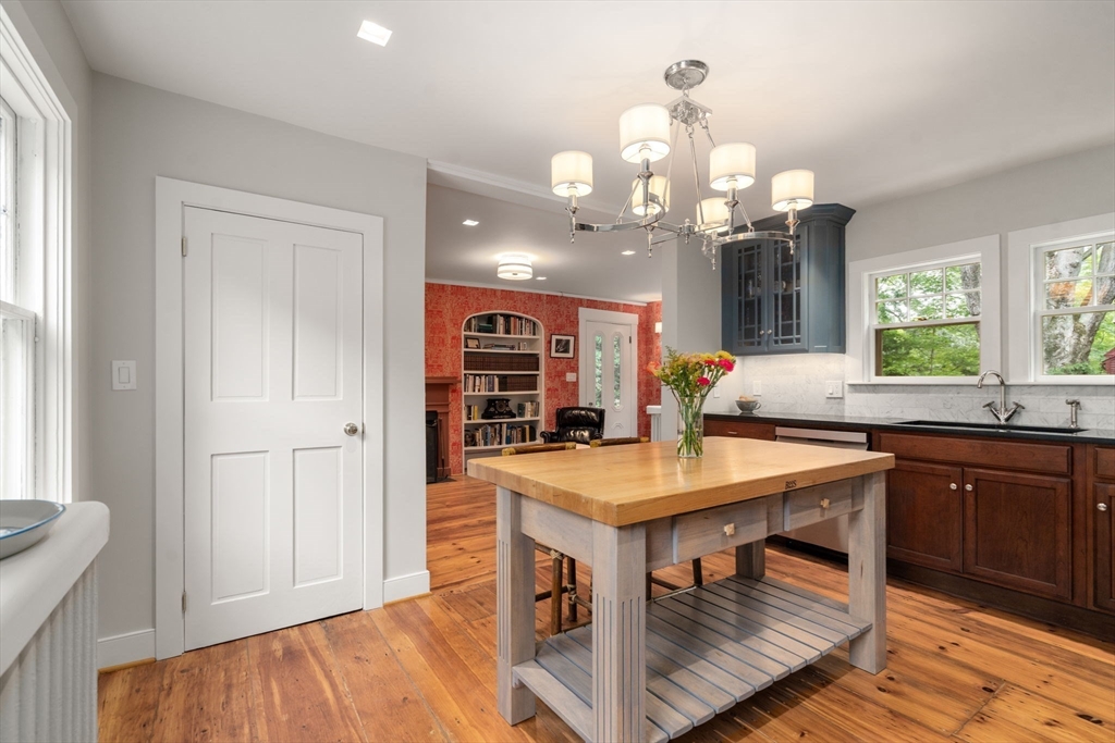 25 Farm Road Property Photo 8