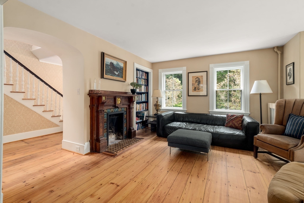 25 Farm Road Property Photo 12