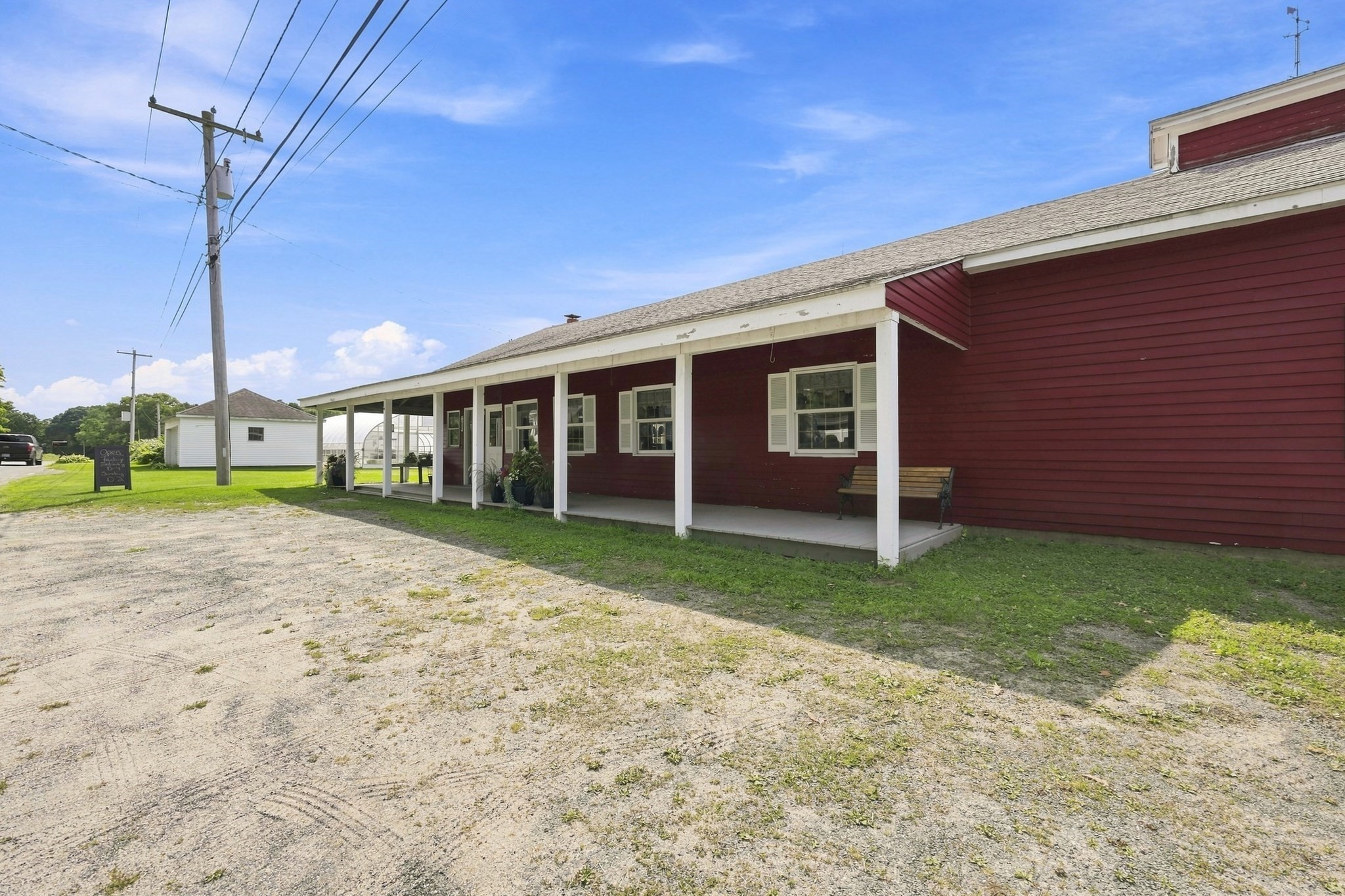 160 E Hill Rd Property Photo 4