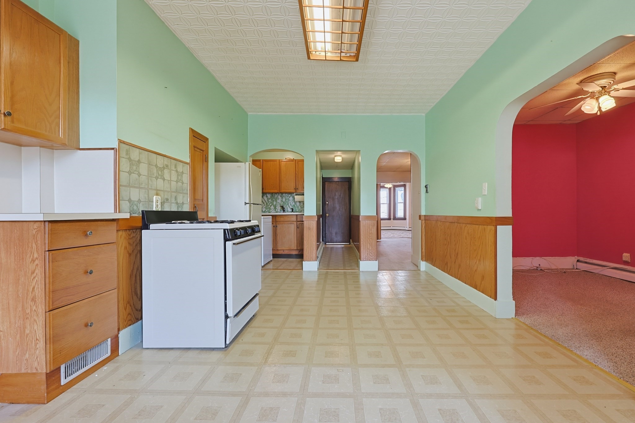 233 Saratoga Street Property Photo 5