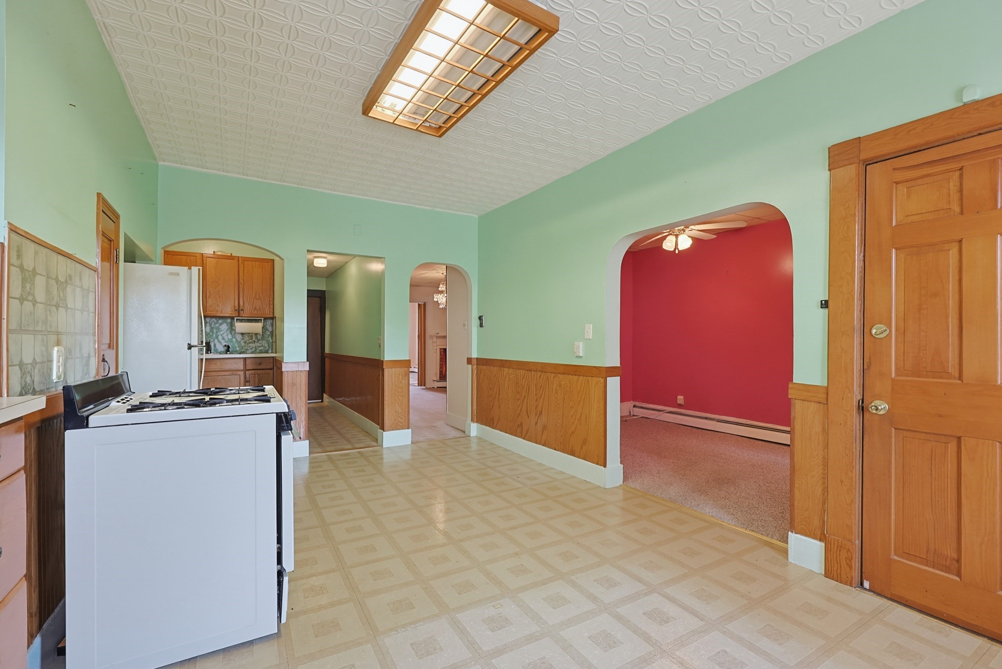 233 Saratoga Street Property Photo 6