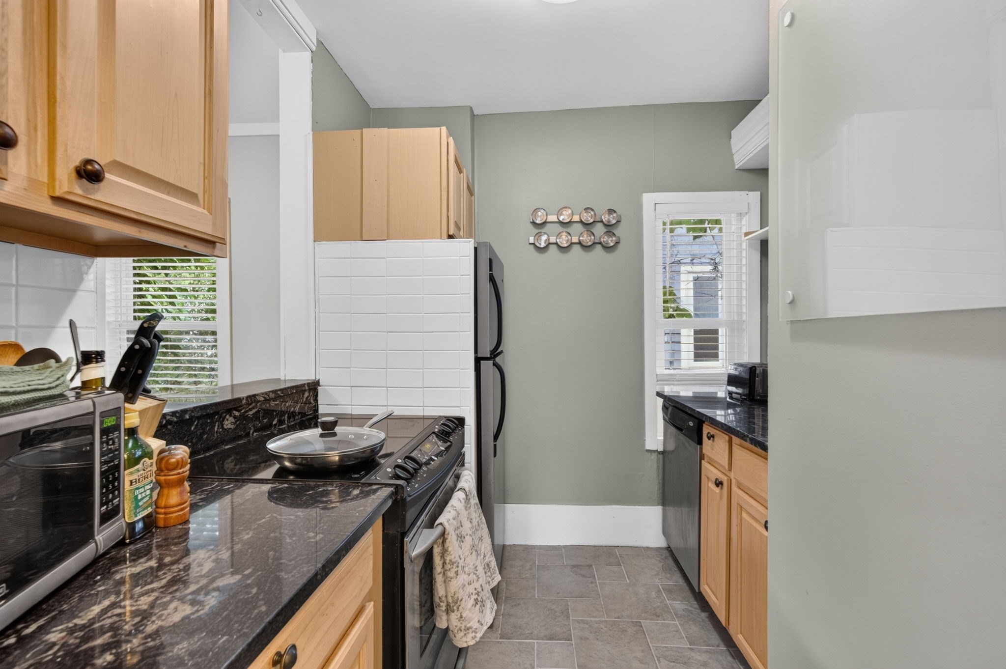 65 Howard St # 2 Property Photo 10