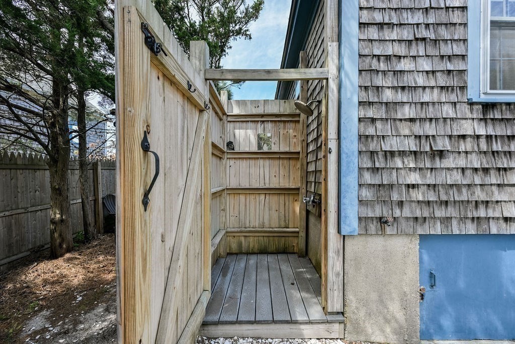 34 North Shore Blvd Ext Property Photo 18