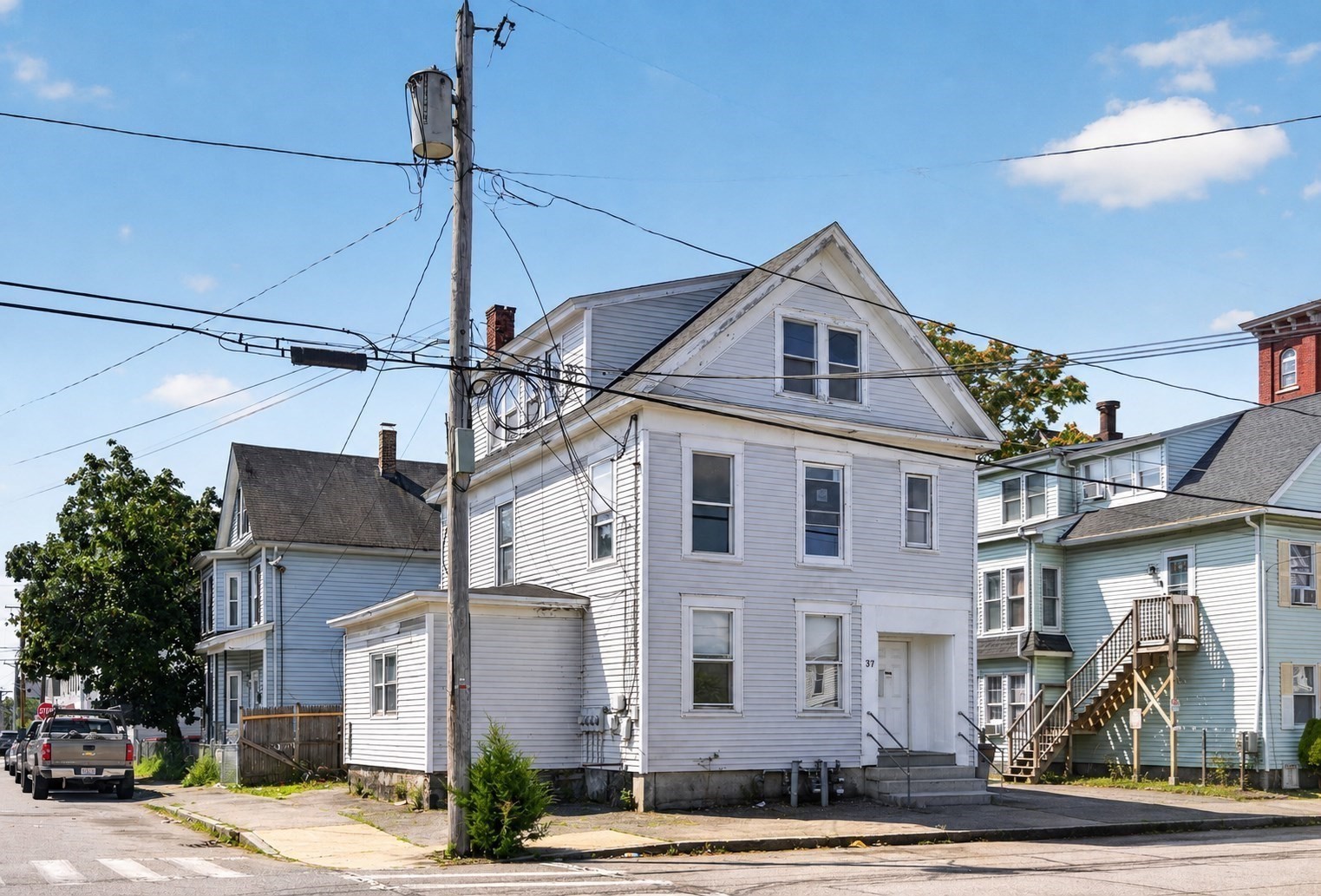 37 Fourth St Property Photo 2
