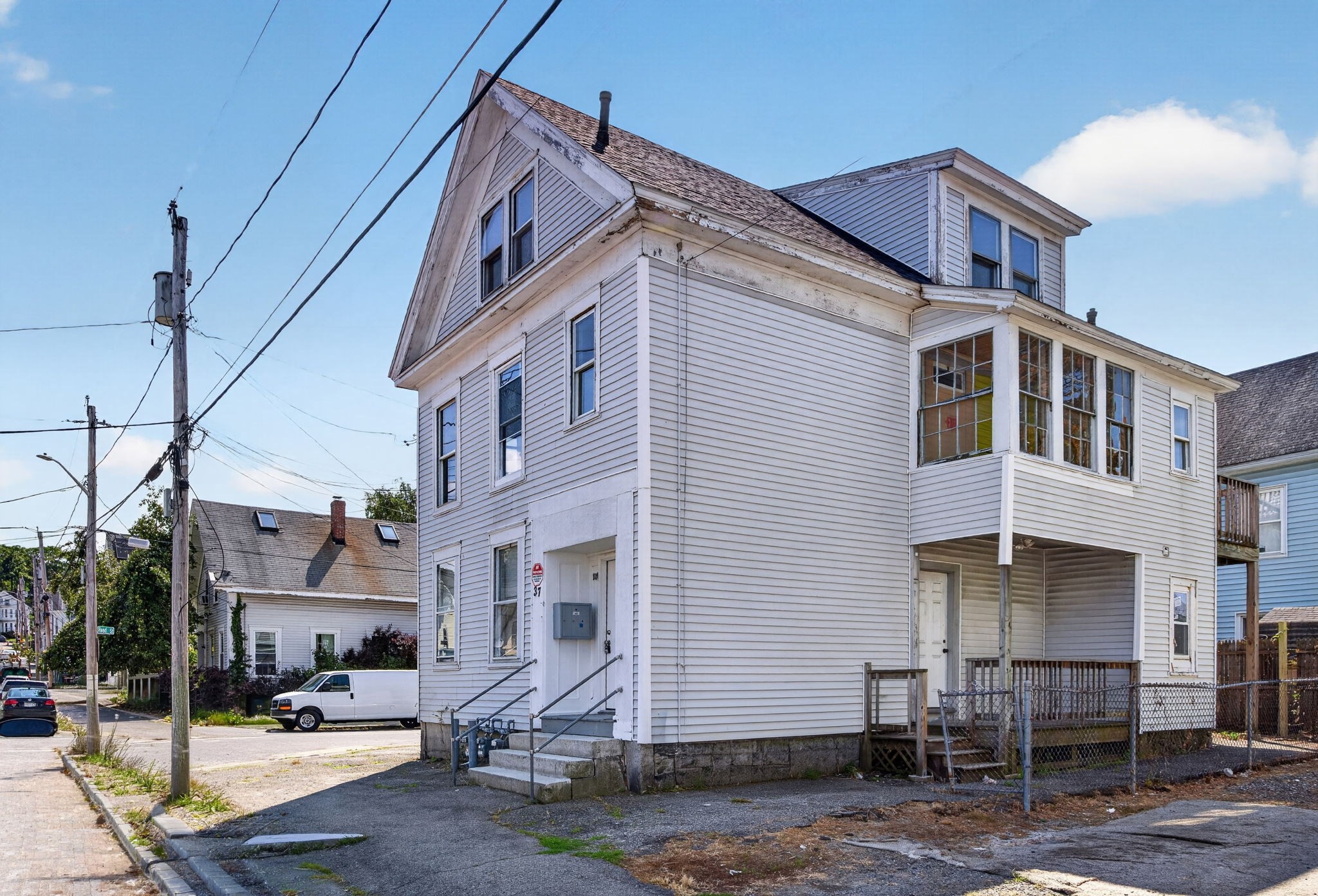 37 Fourth St Property Photo 3