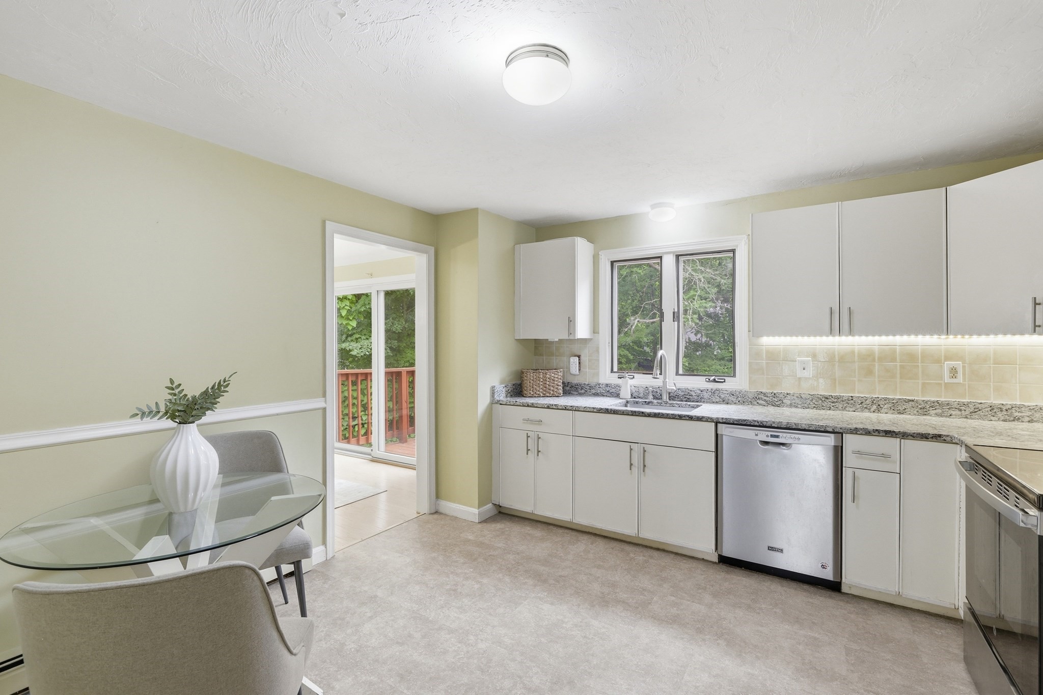 51 Hosmer St Property Photo 10
