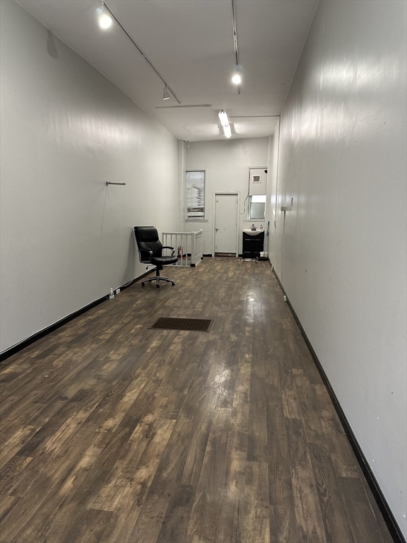 25 Beale Street Property Photo 3