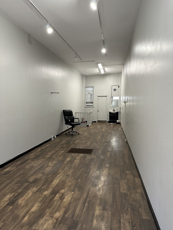 25 Beale Street Property Photo 4