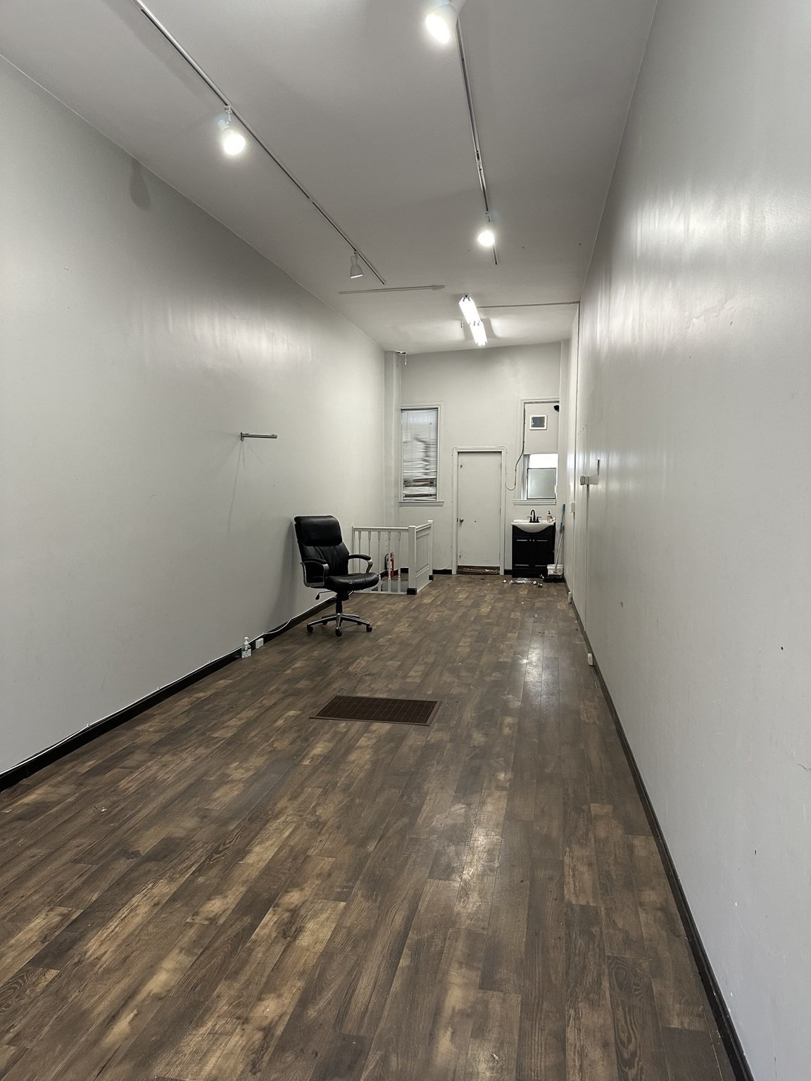 25 Beale Street Property Photo 4