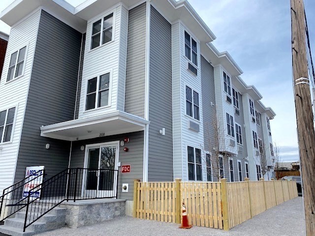 208-208a Neponset Valley Pkwy Property Photo 1