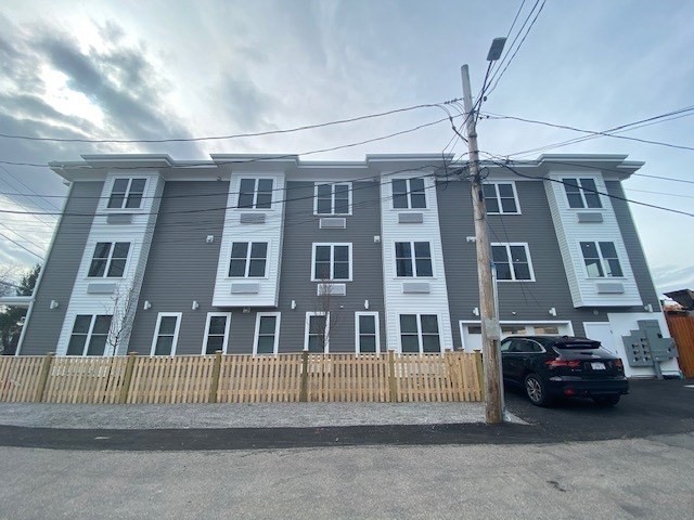 208-208a Neponset Valley Pkwy Property Photo 2