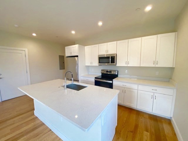 208-208a Neponset Valley Pkwy Property Photo 4