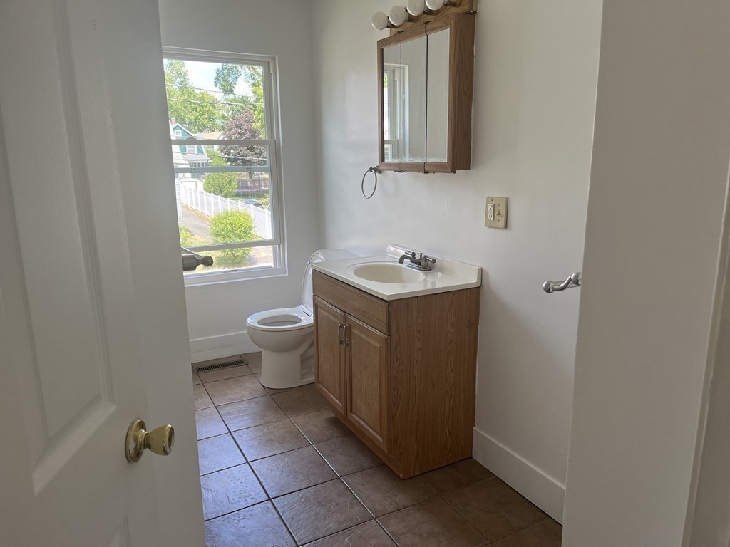 56-58 Devens St Property Photo 7