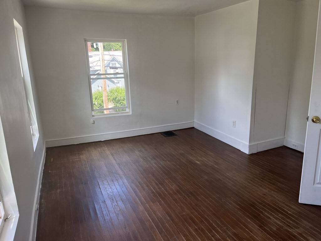 56-58 Devens St Property Photo 11